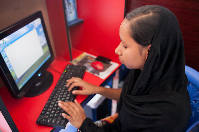 After school, Alo takes computer lessons at a nearby centre. “The classes take place near my mother’s store,” she said. “My parents encourage me to study hard and broaden my horizons.”