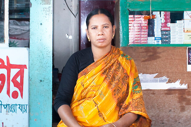 Nazma Begum lavorava al settimo piano del Rana Plaza ed è stata salvata la sera in cui l'edificio è crollato. 