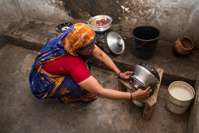 Nur aveva chiesto alla madre di cucinargli il pollo al curry il giorno del disastro del Rana Plaza. Fatema racconta costantemente come suo figlio, che adorava giocare a carrom, un antico gioco da tavola indiano, non ha mai avuto modo di gustare quel pollo.